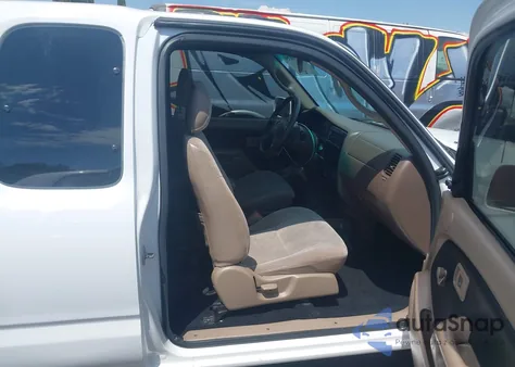 2002 Toyota Tacoma Xtracab z USA, uszkodzony, nr VIN 5TEVL52NX2Z892487